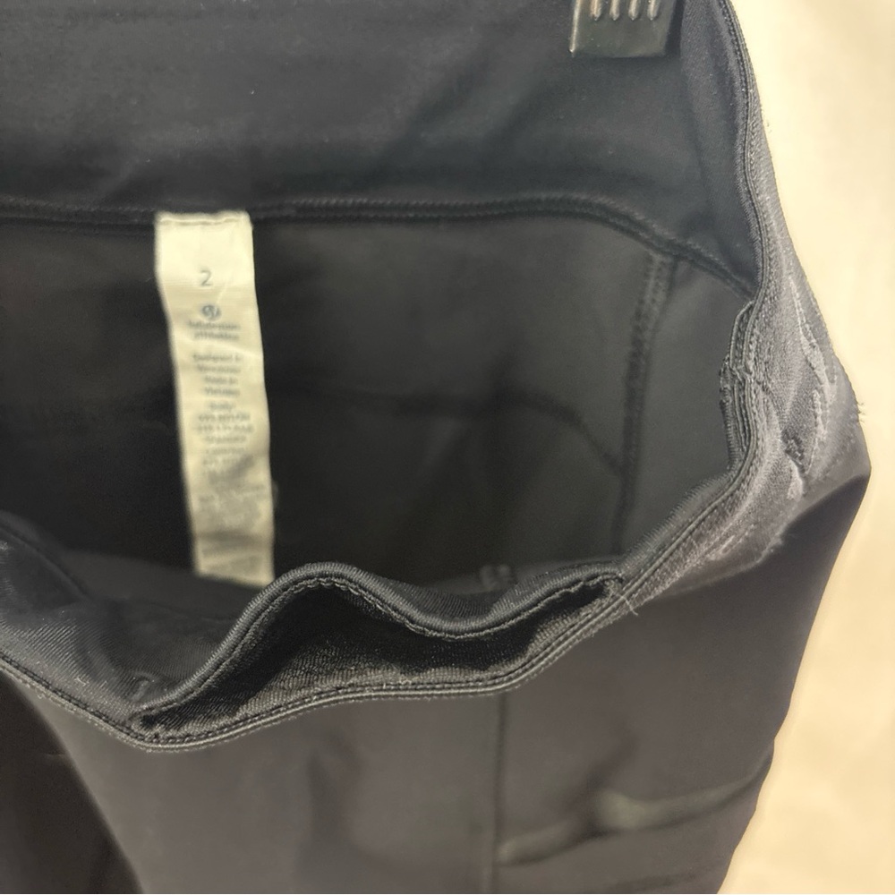 Lululemon Athletica Black Compression Bike Shorts Pockets Size 2 - Picture 6 of 9